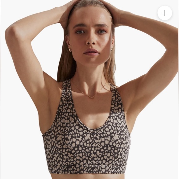 Varley Other - NWT Varley Let's Move‎ Park Bra XS padded racer back cheetah pattern